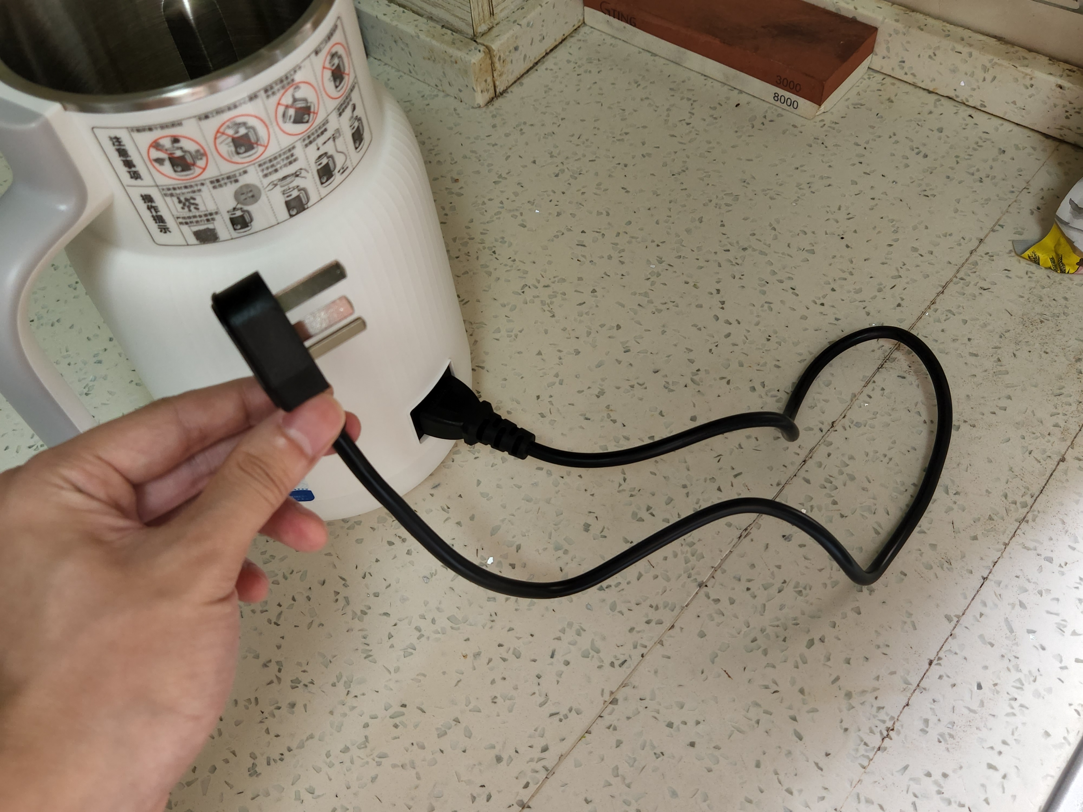 小熊和大宇哪个小型破壁豆浆机好,秋冬厨房新宠大宇云暮破壁豆浆机