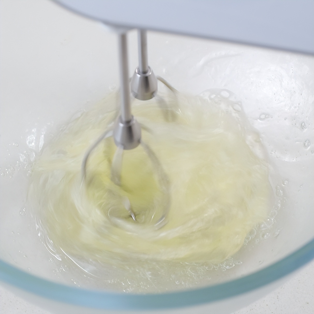 记住这个重点,蛋糕糊做好摆上半小时,依然蓬松暄软不消泡