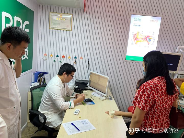 助听器摔了怎么修复,助听器被摔坏后续