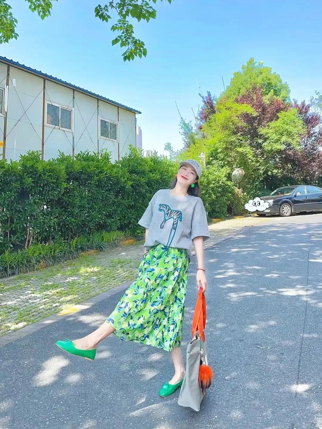 夏天碎花裙穿搭技巧,哪些适合夏天穿的碎花裙超仙的