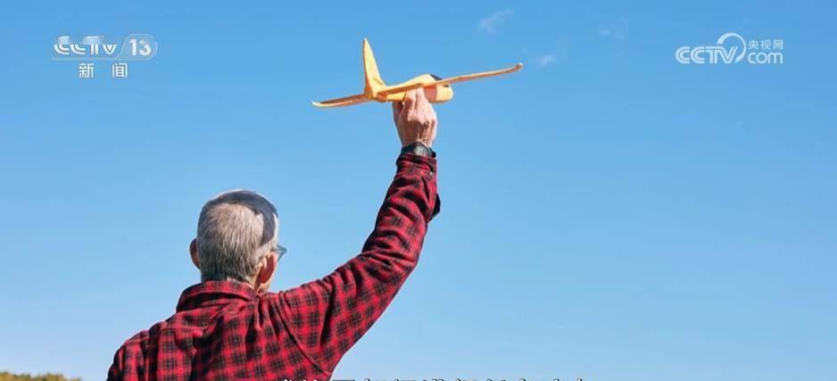 小熊飞上万米高空,小熊太空历险