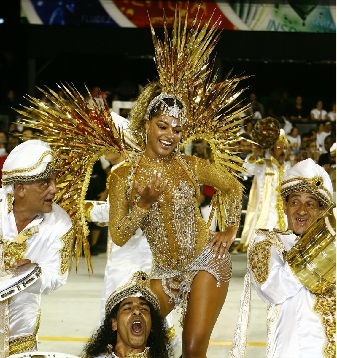 巴西狂欢节盛况,巴西狂欢节有多疯狂