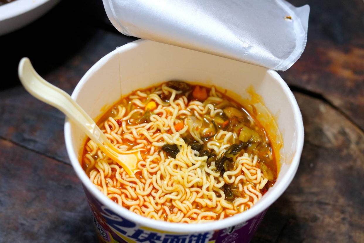 方便面吃多了容易致癌吗,方便面吃多会致癌吗