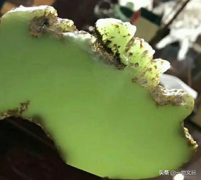 最像和田玉的岫玉,为什么有人说岫玉就是和田玉