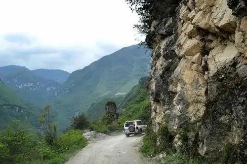 那乐西公路，那勘修情景，那道中行吟，三个字险、难、痛