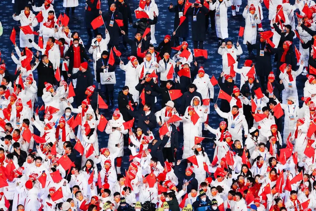 年轻人爱华为的手机,年轻人越来越爱国货的原因