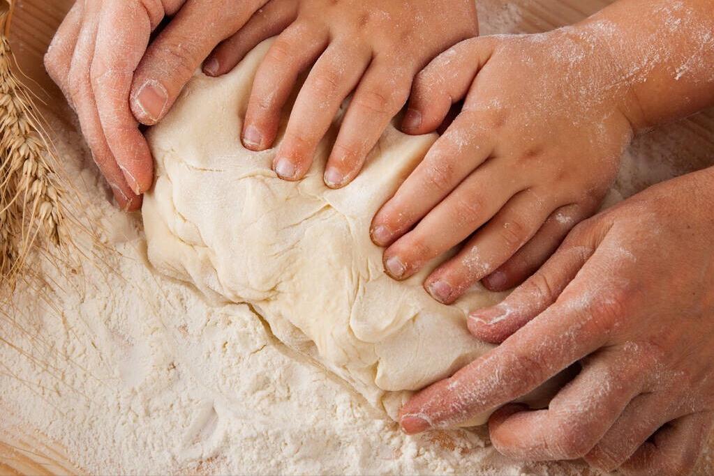 炸糖糕怎么炸又酥又脆不跑糖,炸糖糕做到这几步酥脆可口不流糖