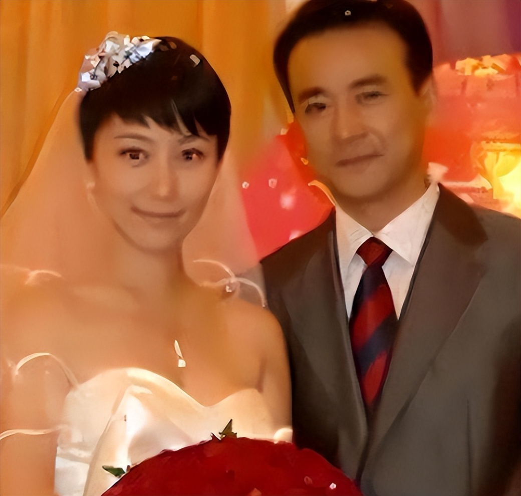 罗刚郝蕾近期视频,罗刚郝蕾全家