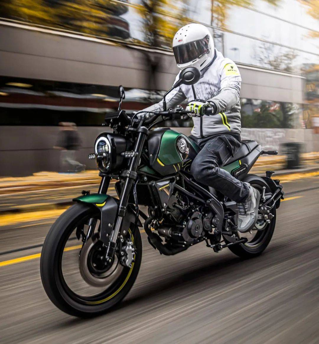 贝纳利公布新款幼狮250复古售价,最新的贝纳利幼狮500