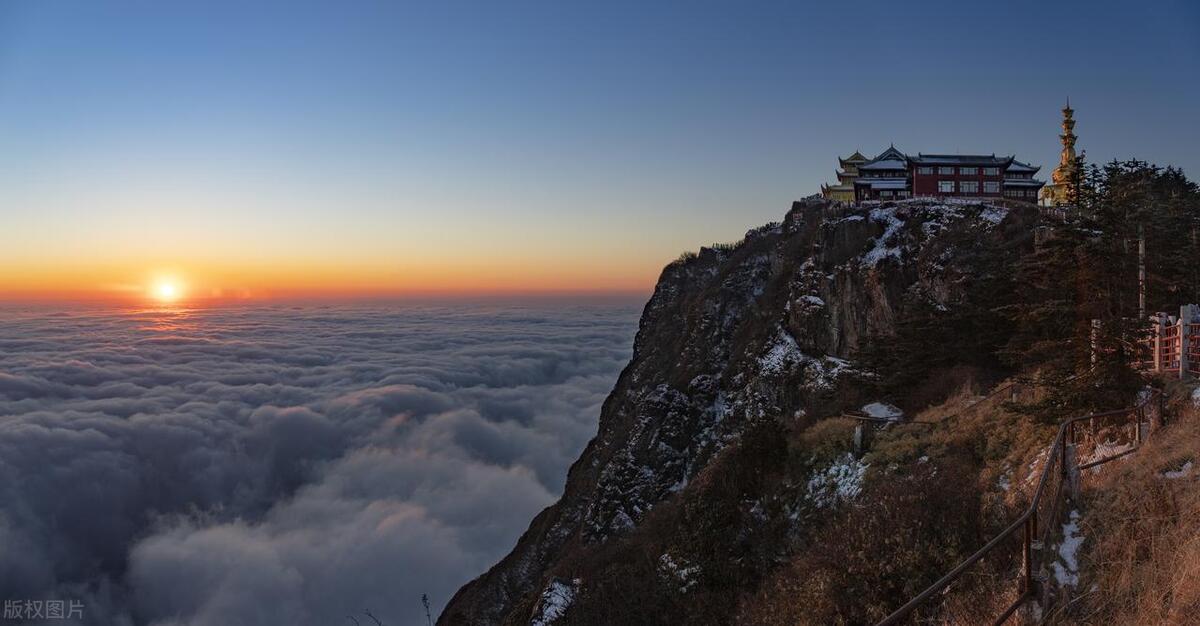 四川九寨沟自由行游玩攻略大全,四川旅游必去十大景点推荐九寨沟