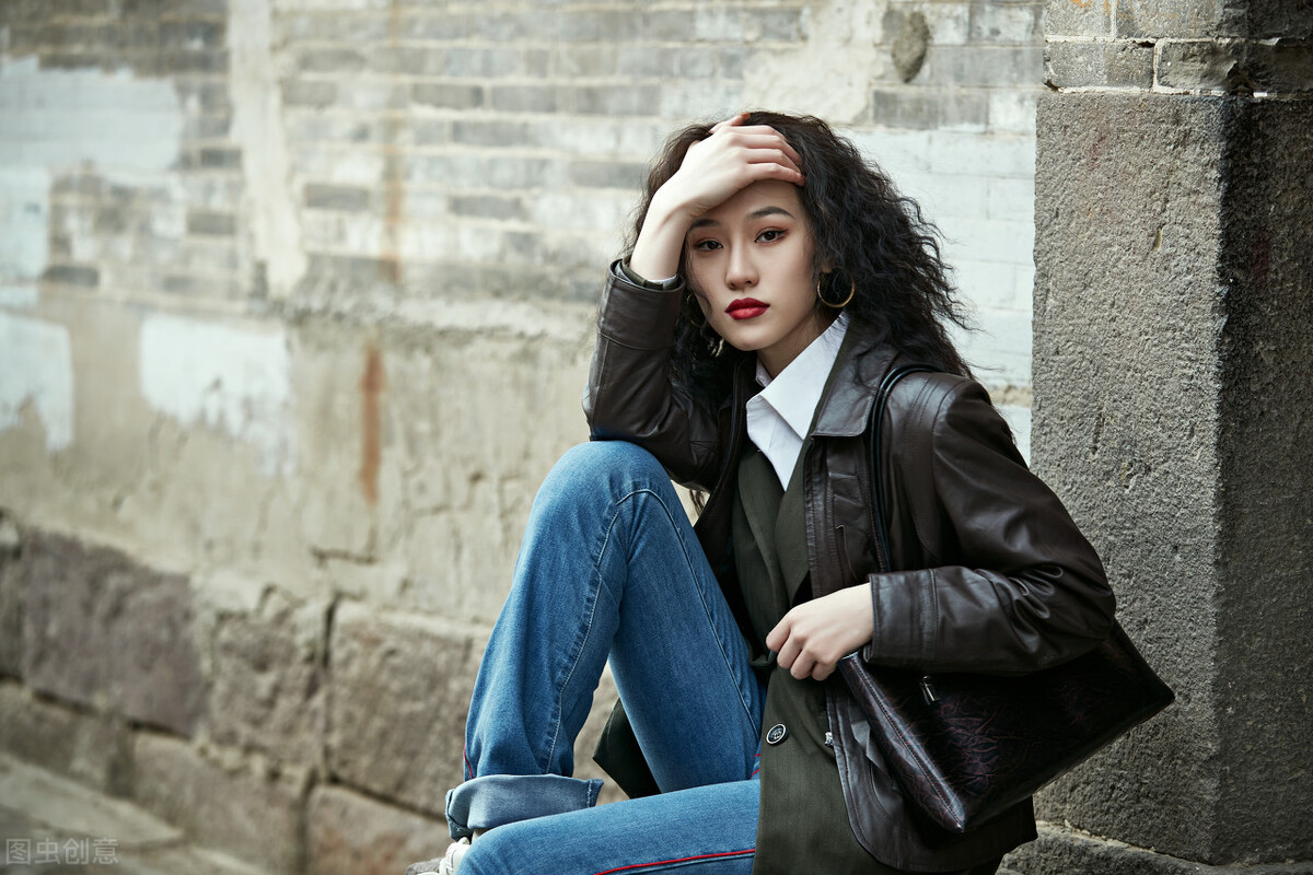 暗恋你的人会有什么症状,有人暗恋你的20个表现