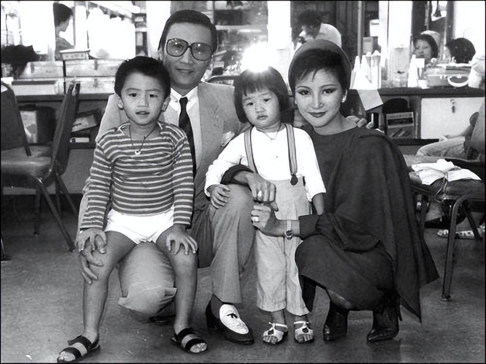 谢霆锋出道当歌手的时候,谢霆锋出道就做主角吗