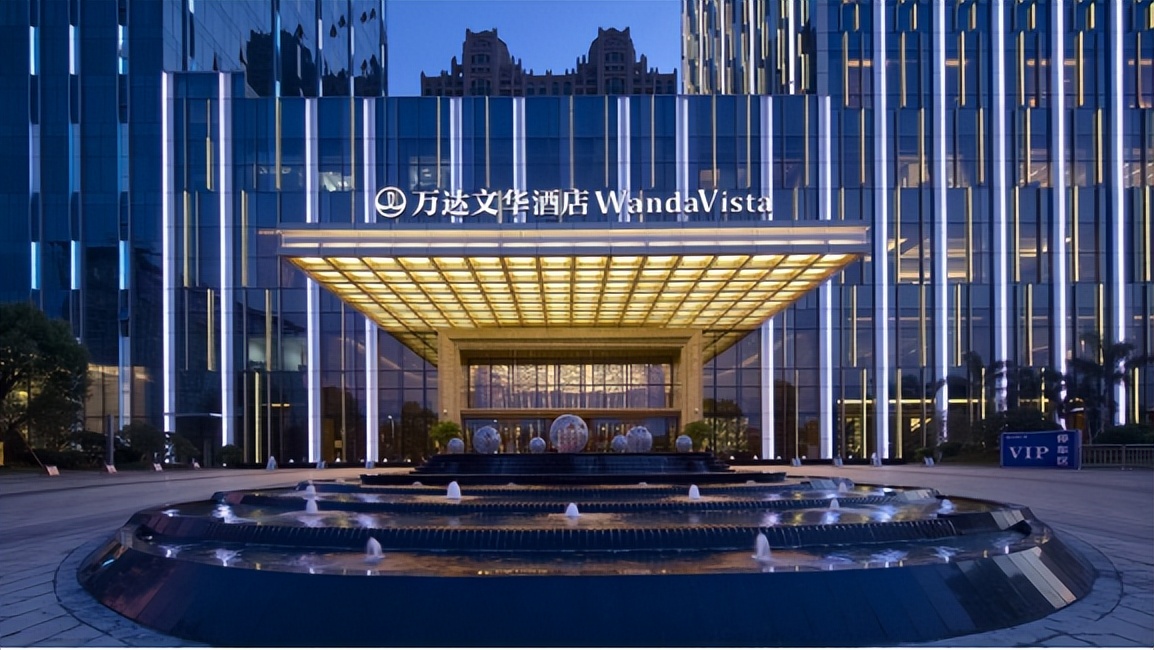 万达酒店携手洋河股份共同推出婚礼季活动，满足对浪漫所有的想象