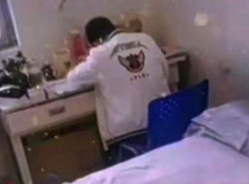 买家父亲首次发声，称14年父子情不如保安，亲姐姐的回复情商尽显