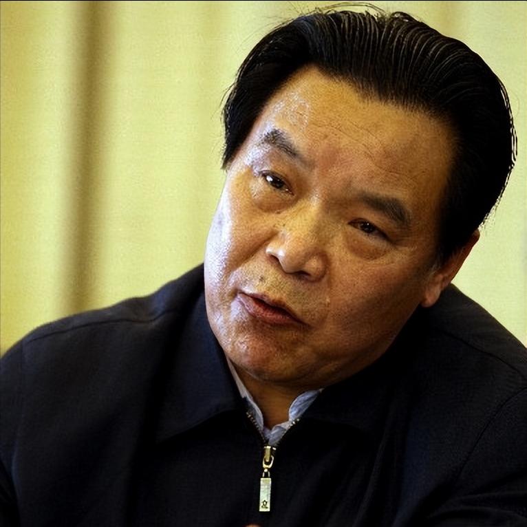 贵州“老色虎”落马：敛财千万，养13位干女儿，法院：判死刑