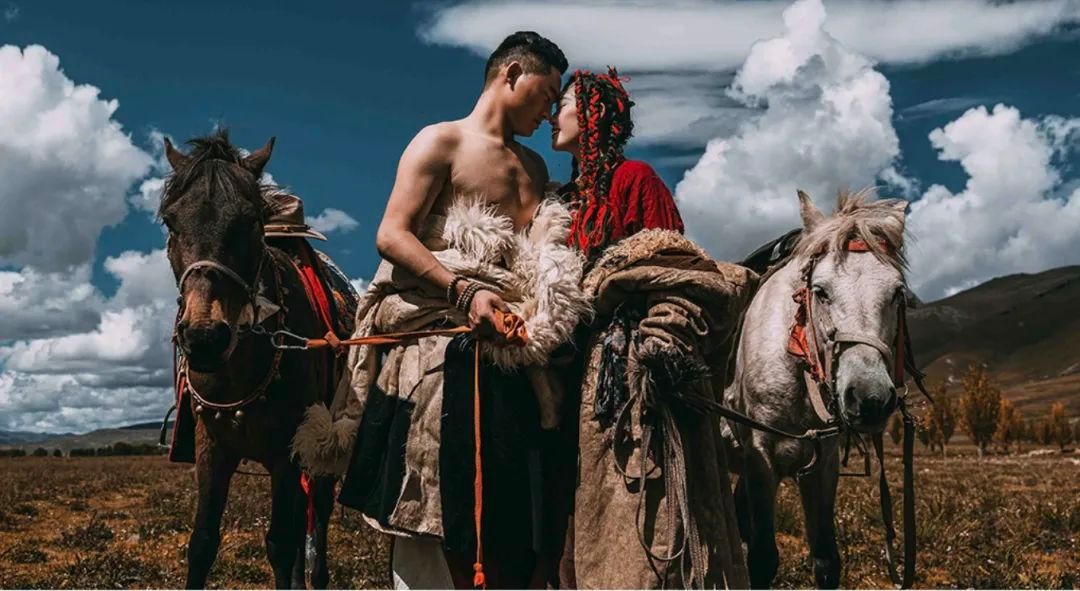 宸濊タ娴极鐨勫ぉ鑺辨澘,鏃嬭浆鏈ㄩ┈宸濊タ缇庢櫙