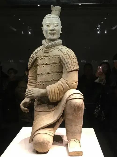 秦始皇兵马俑栩栩如生的特点,秦始皇兵马俑为什么千人千面