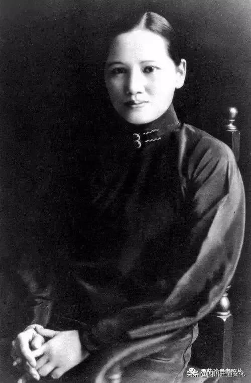 老照片纪念宋庆龄诞辰129周年