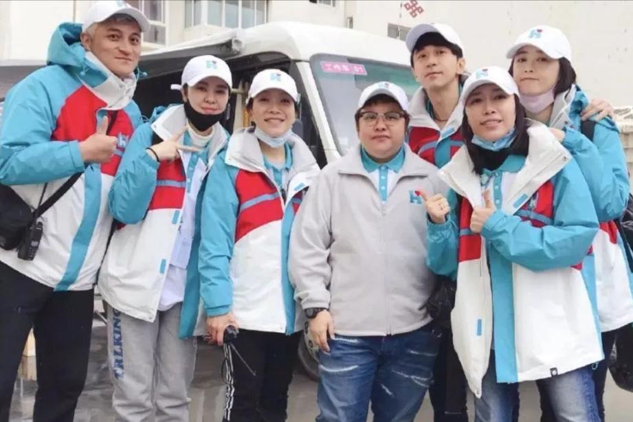 韩红被举报非法募捐的人是谁,韩红贪污3亿元