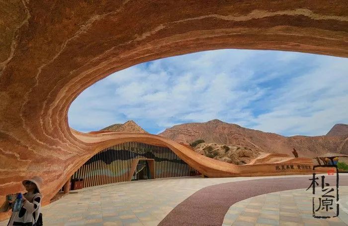 夯土墙和现代建筑的结合,夯土墙现代中式建筑