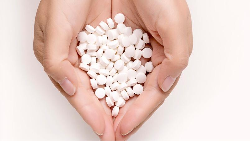 谈一谈：女性*裤内**上有黄色的分泌物，怎么回事？和妇科病有关么？