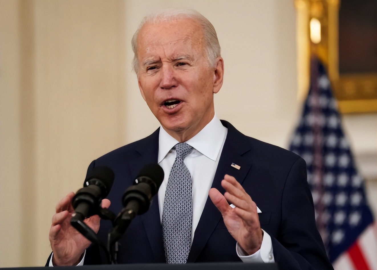 拜登口吃严重吗,拜登天生口吃