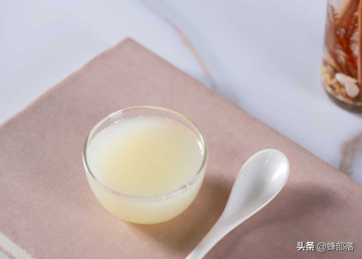 蜂王浆有吸引蜜蜂的吗,蜂王浆对蜜蜂有作用吗