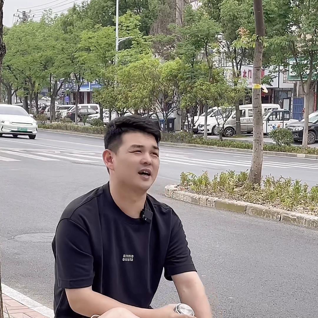 十万的车车贩子赚多少钱,车贩子一台五六万的车能挣多少钱