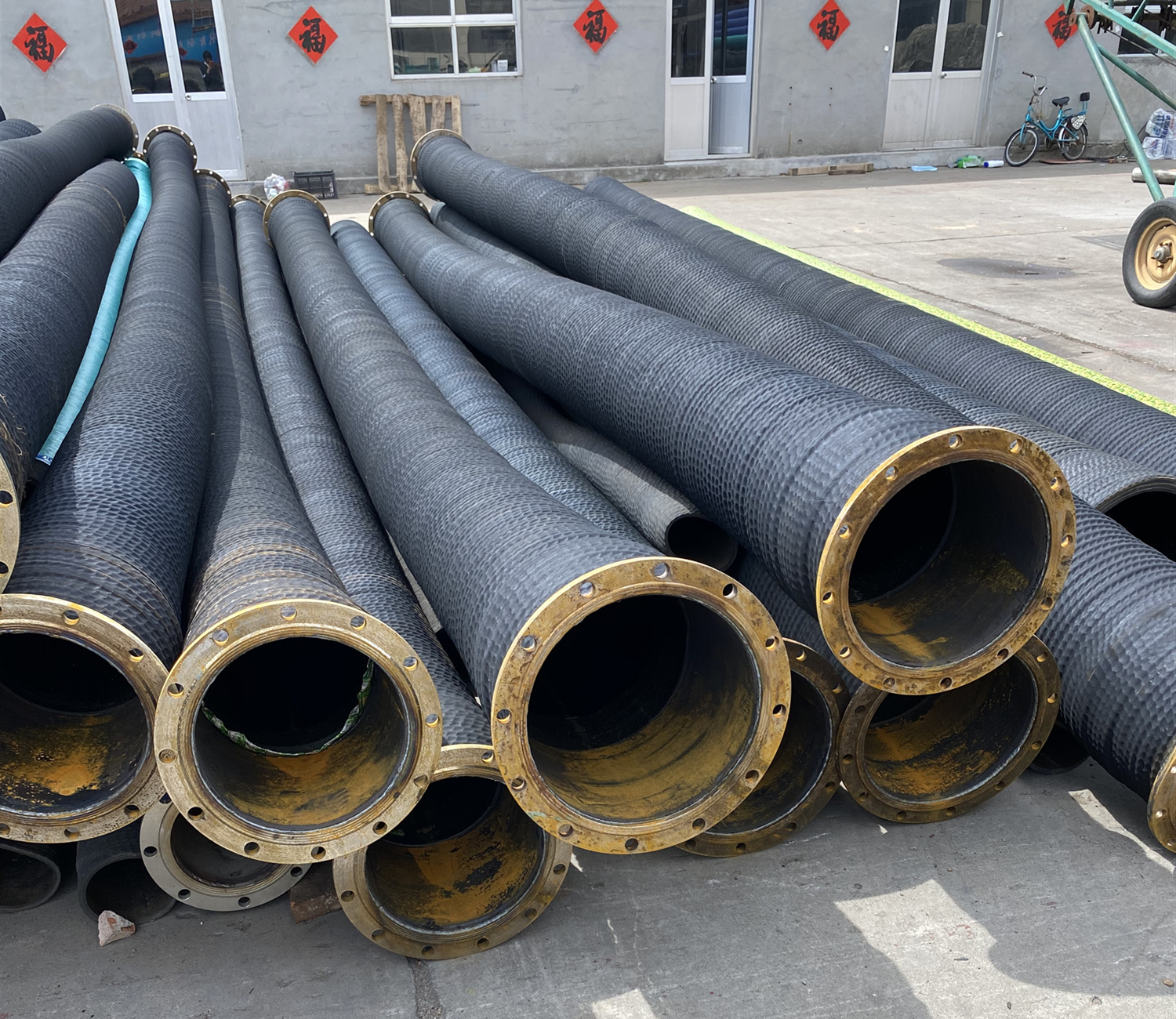 解答一些大口径胶管的问题,穿插讲一下采购大口径胶管的注意事项