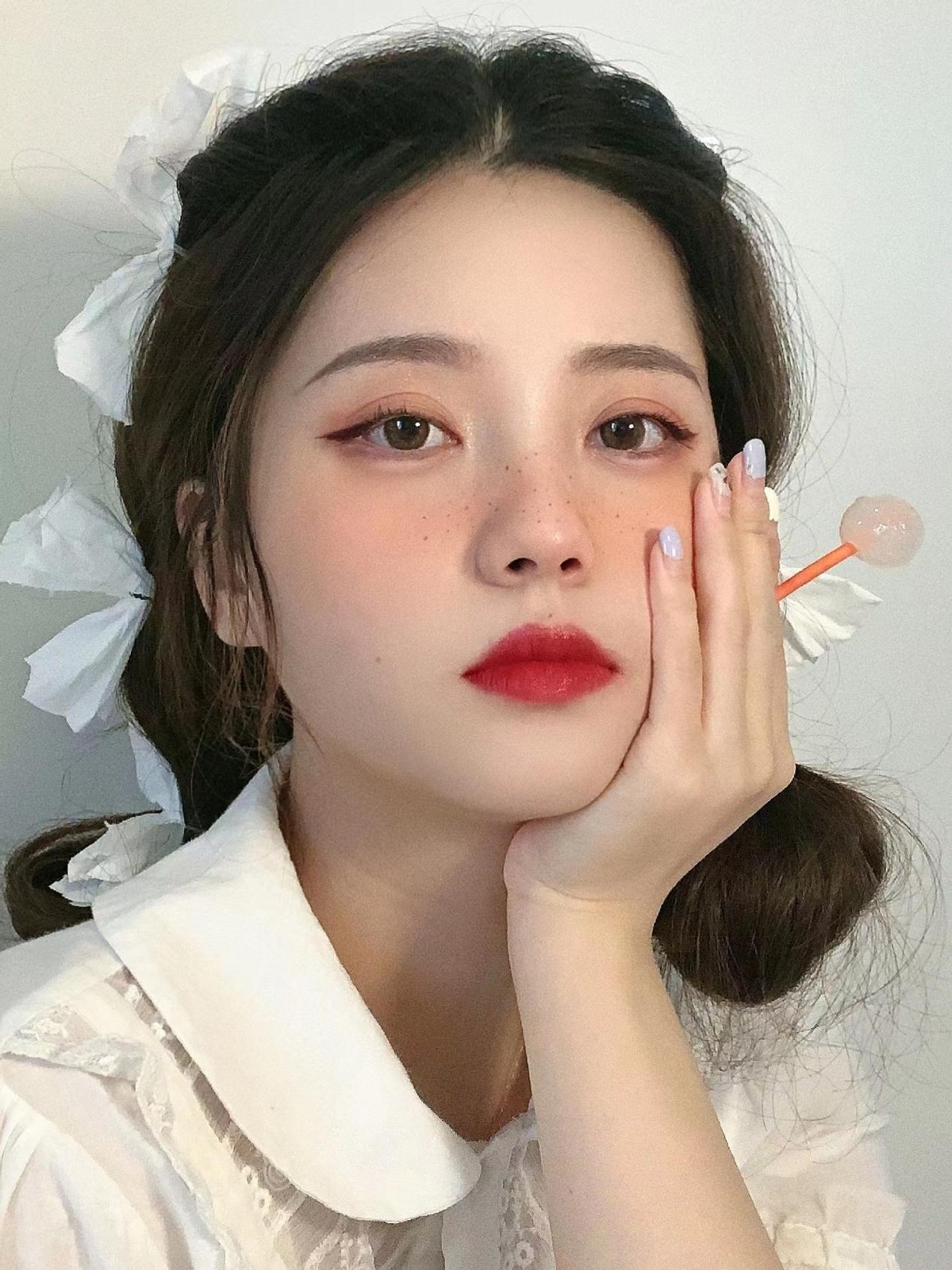 年轻长老年斑的原因以及解决方案,年纪轻轻就开始长老年斑怎么办