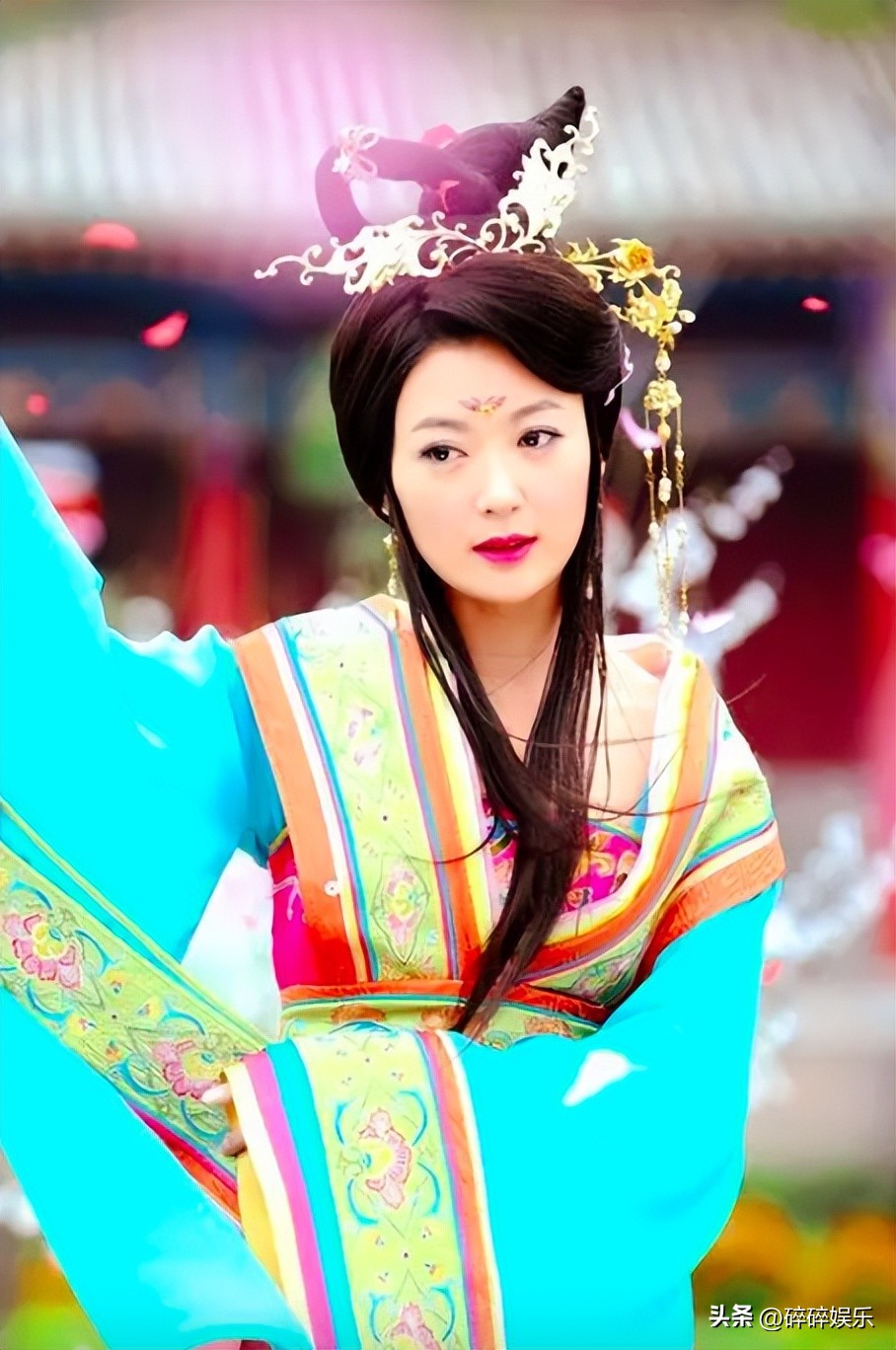 34年后，《十六岁的花季》两美境况迥异：白雪嫁豪门，陈非儿未婚