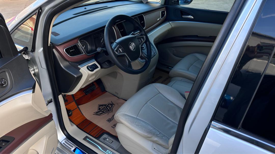 破烂的车变成新车,破烂的车子翻新