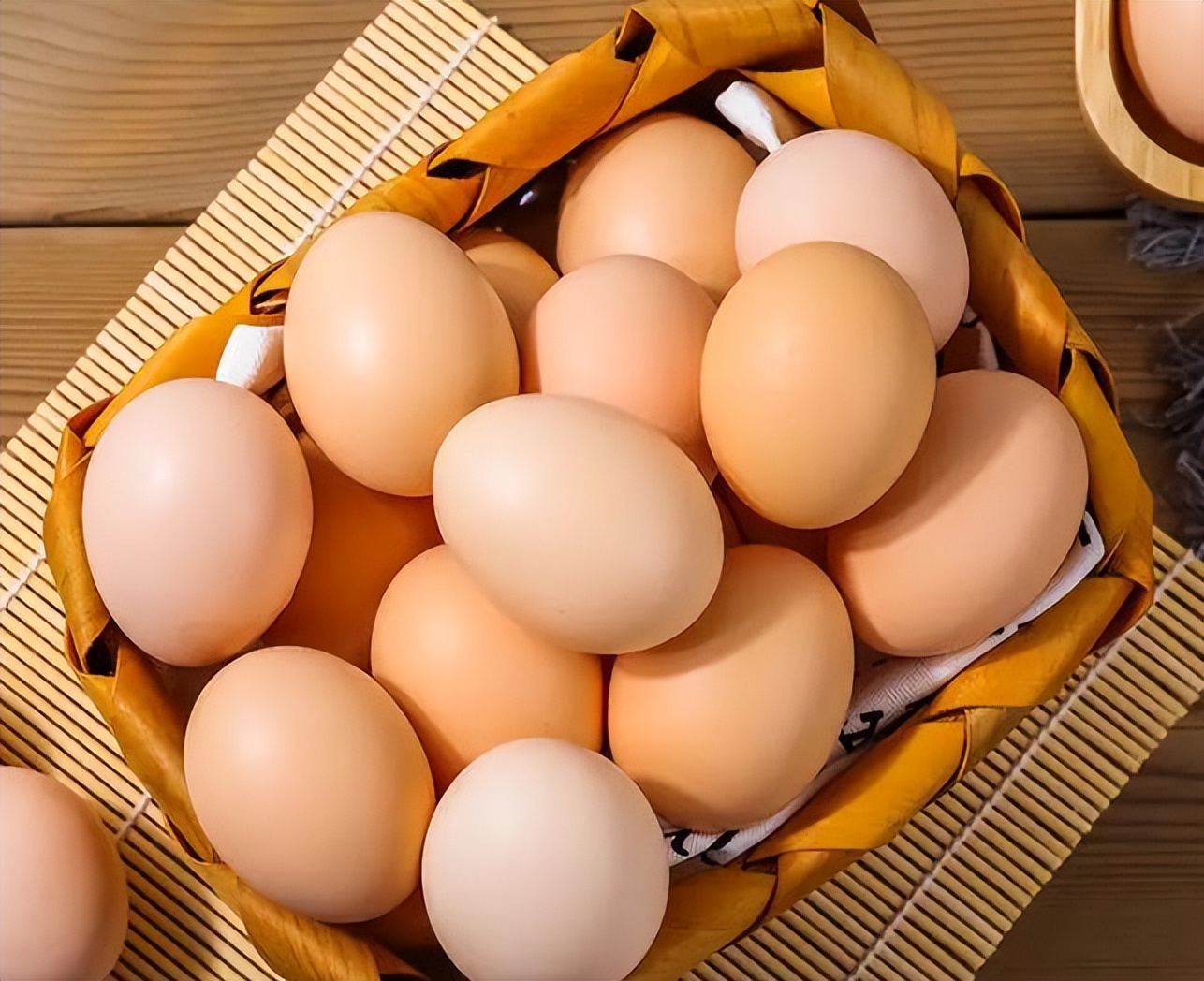 鸡蛋黄最多可以吃几个,鸡蛋黄每天最多能吃几个