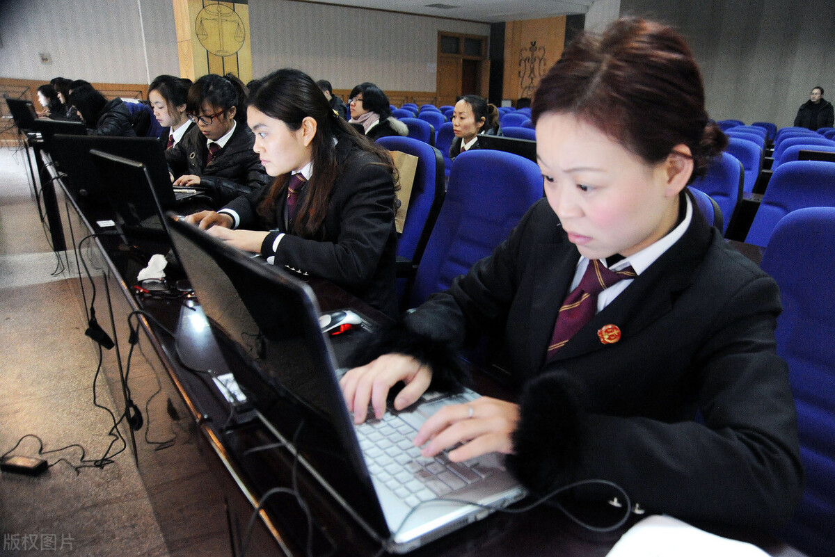 书记员有试用期吗,书记员五险一金缴纳比例