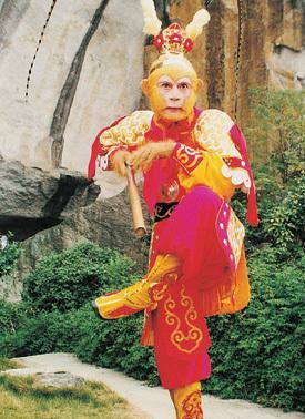 杨洁揭秘六小龄童,杨洁和六小龄童的合影86版西游记