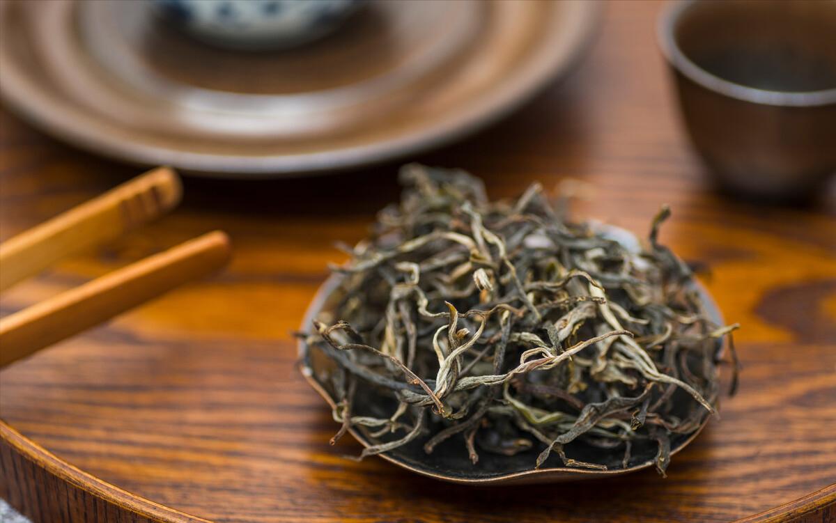 夏季燥热心烦你需要这5款解暑茶,天气这么炎热喝这几款茶比较解暑