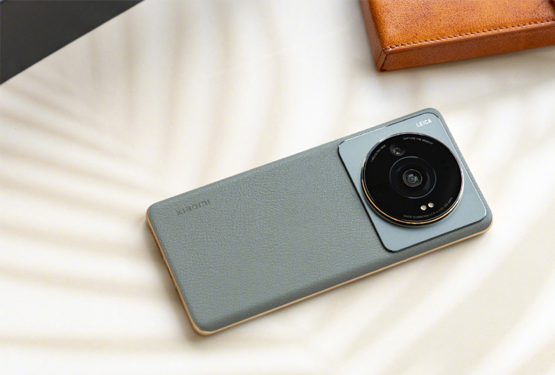 首款搭载双潜望长焦镜头的手机,潜望式长焦像素最高的手机