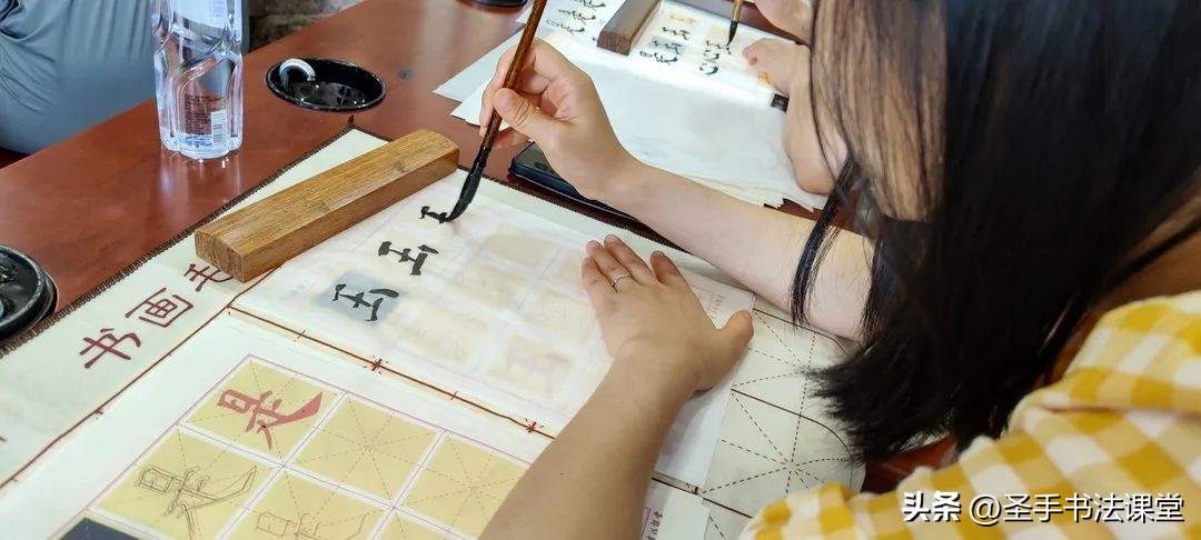 中小学毛笔书法教与练系列,毛笔书法教学技巧培训班