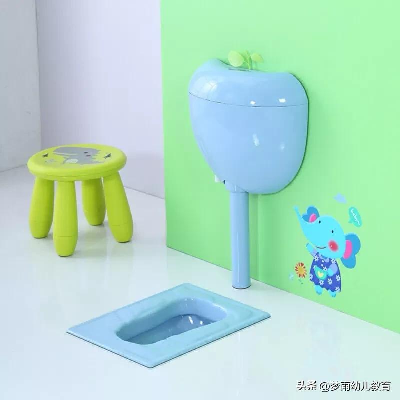 小班幼儿总是尿裤子原因,幼儿园小班尿裤子正常吗