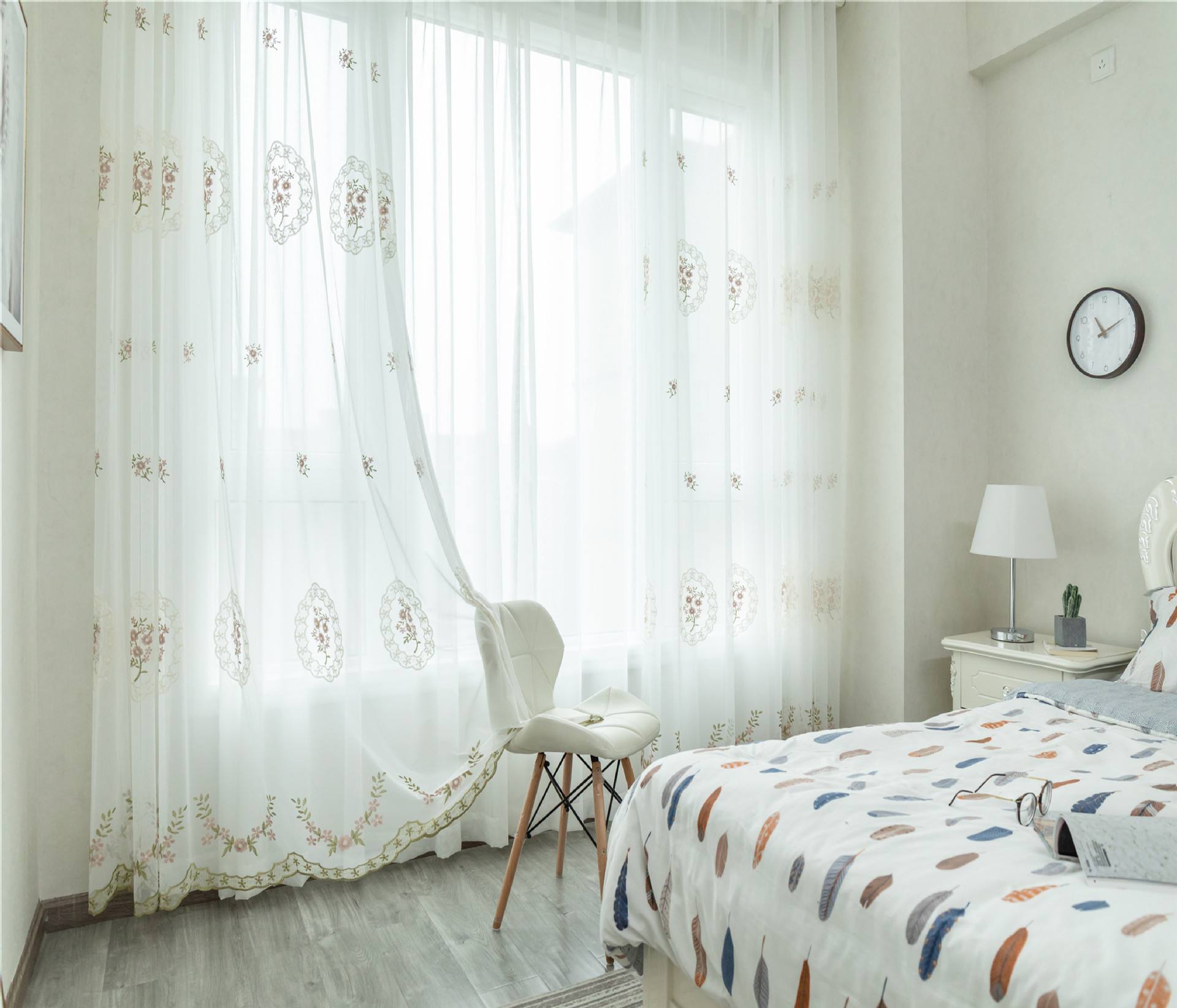 窗帘怎么选择才便宜又好看,窗帘要怎么选择经济又实惠