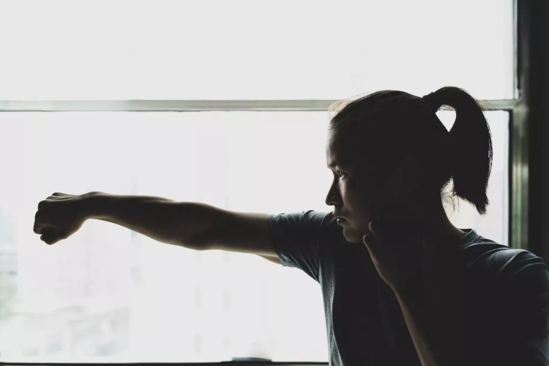 张伟丽重新夺回金腰带是什么时候,张伟丽金腰带要退回去吗