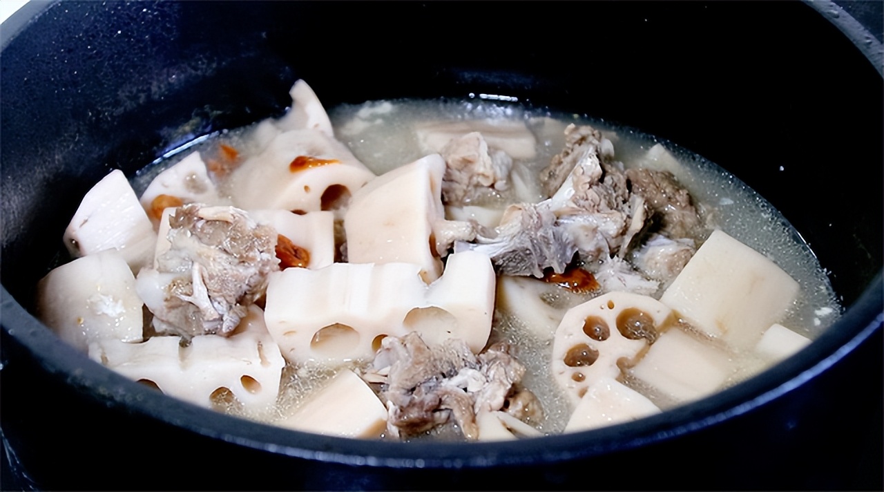 炖莲藕要怎么做才好吃,炖莲藕怎么切不会碎