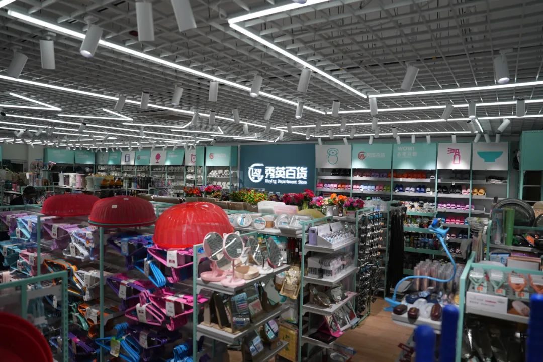 猛增120%，2元店火爆回归！现在，2块钱能买到什么？