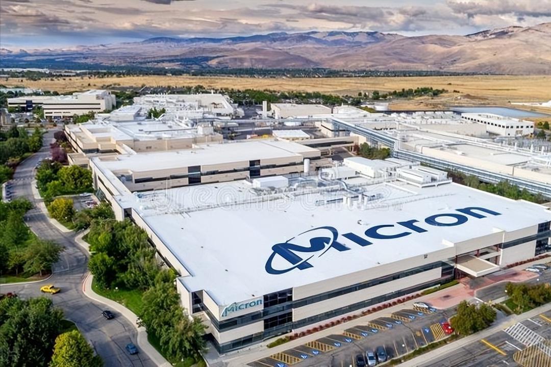 清华教授公开叫板，别把国产芯片“想太好”，根本离不开外企？