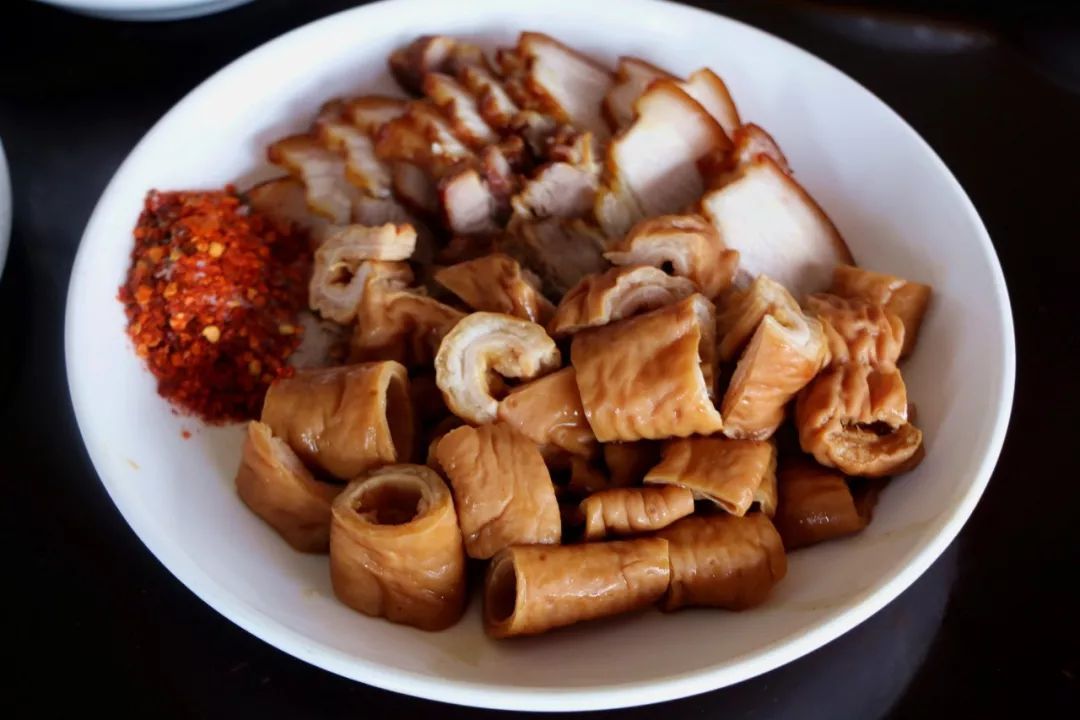 论吃肥肠，乐山人的花样是真的多！