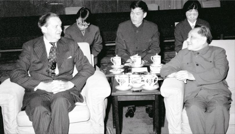 84年香港回归遭阻,邓公霸气回怼:要打随时恭候,铁娘子当场噤声