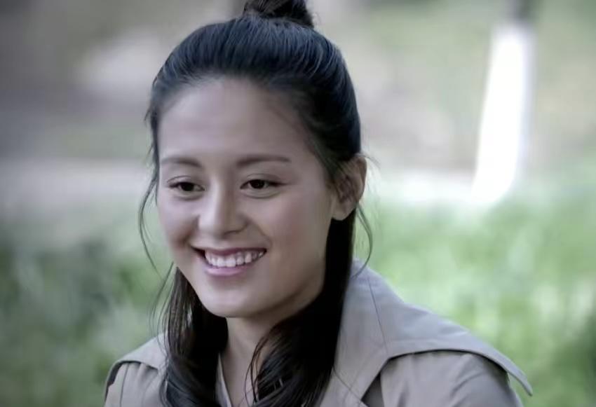 43岁董洁演“*妇情**”，教科书式撩汉，不靠颜值靠懂事