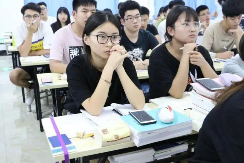 3+2本科与成人本科有什么区别,3+4本科和全日制本科的区别