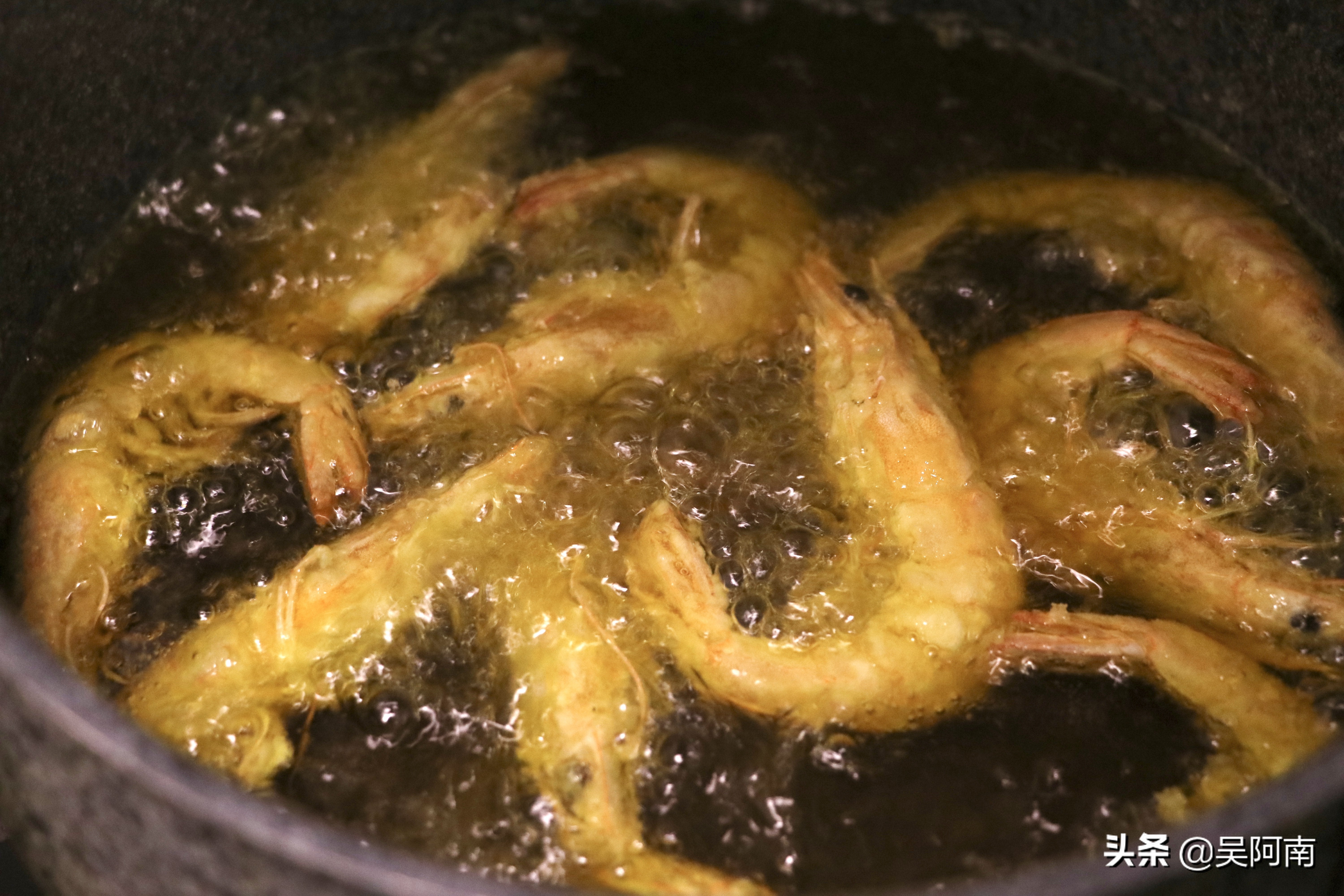 椒盐大虾最正宗的做法窍门,外酥里嫩的椒盐大虾太好吃了