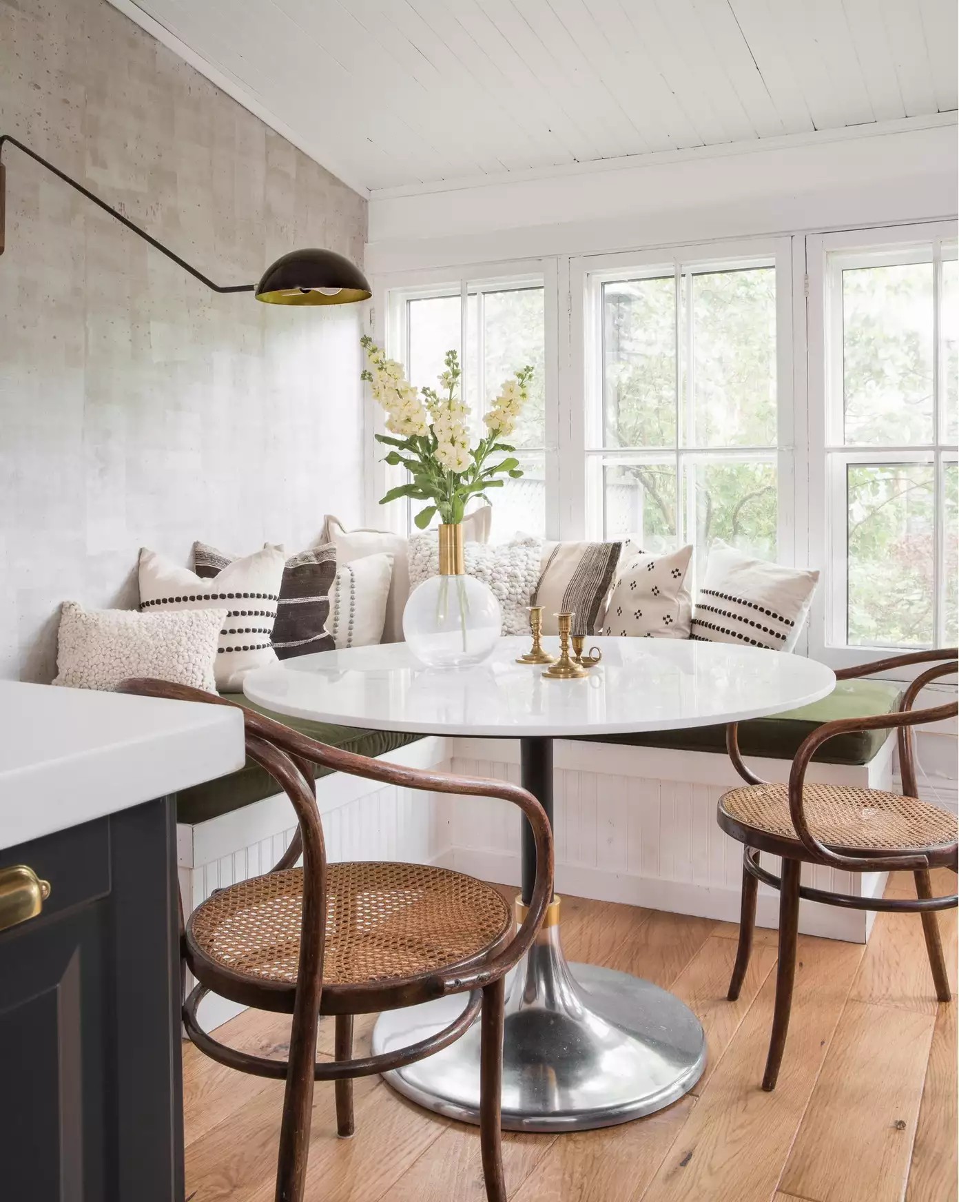 小户型没客厅如何巧妙放餐桌,小户型可以升降的茶几餐桌